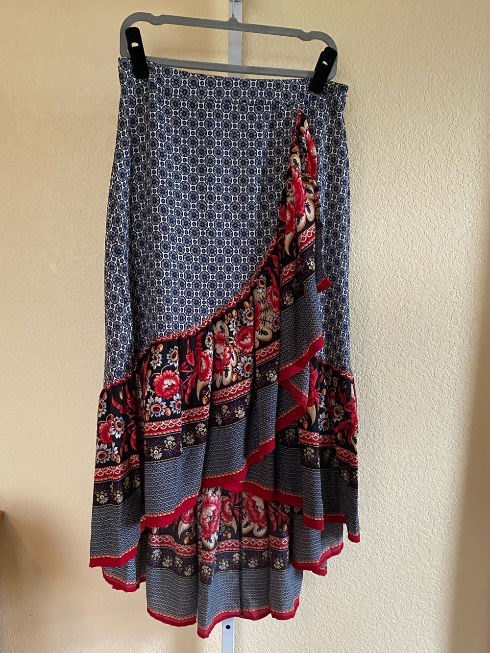 The Pyramid Collection Navy and Red High-Low Boho Maxi Skirt size Medium